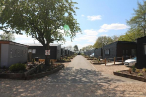 White Horse Holiday Park, Lincoln with Private Hot Tubs